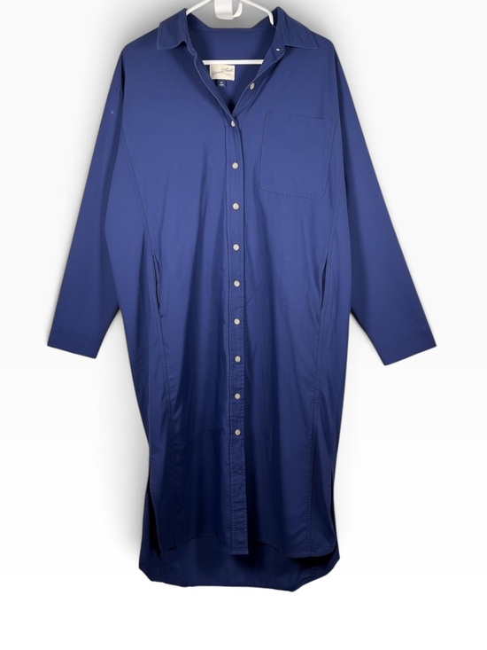 Universal Thread Dresses & Skirts - Universal Thread Blue Button-Front Midi Shirt Dress Beachy, flowy